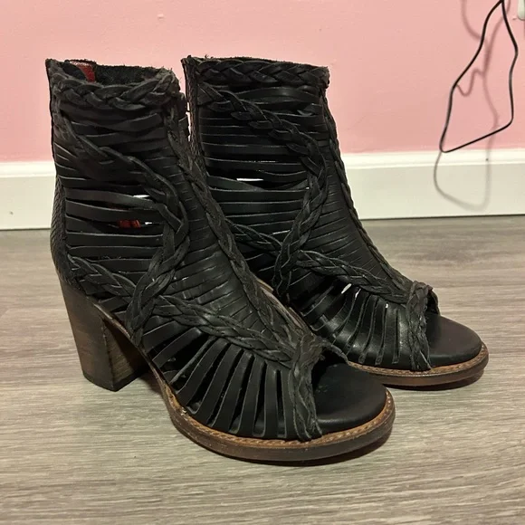 Freebird Black Braided Heeled Boots - Picture 1 of 8